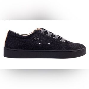 NIB! Waco Malibu Sparkle Vintage Black Sneaker Shoes 6 Wide Wool Sneakers.